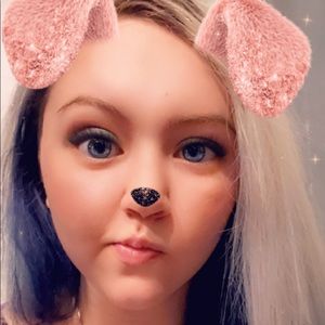 Meet your Posher, Courtney